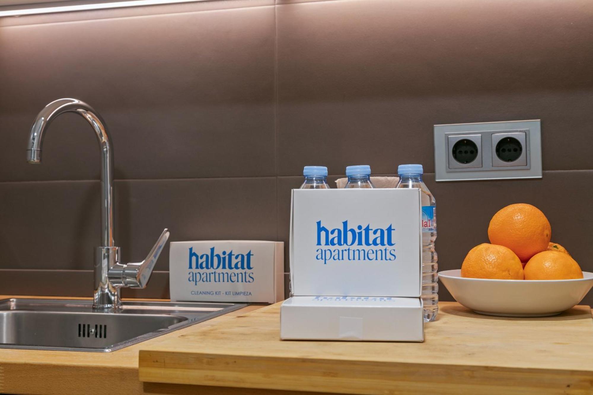 Habitat Apartments Batllo Barcelona Bagian luar foto